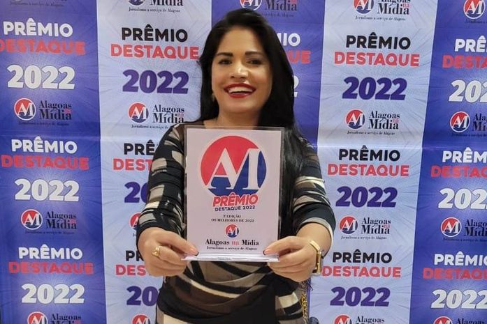 Suely dedica sua homenagem para as mulheres do Planeta Terra