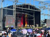 Festa de Pentecostes reúne mais de 15 mil católicos no estacionamento do Jaraguá