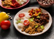 Veja quanto do salário e do tempo de trabalho é necessário para comprar a cesta básica em Maceió
