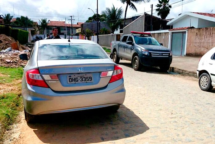 Carro roubado na noite de ontem é localizado por agentes do Tigre