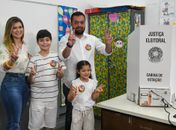 Cláudio Castro é reeleito governador do RJ 