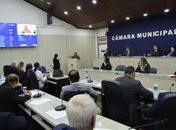 Caro contribuinte, parabéns! A Câmara lhe presenteou com mais quatro legisladores sem se importar muito com sua opinião!