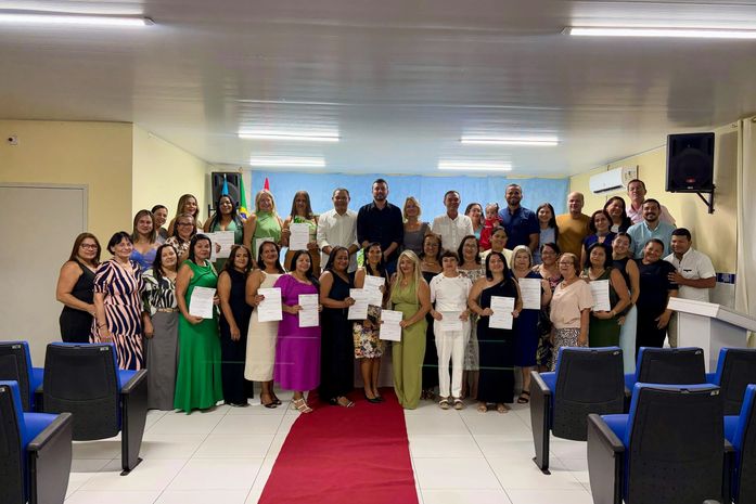 Educação de Anadia empossa novos diretores escolares