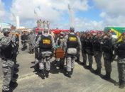 Corpo foi recebido por integrantes da segurança pública