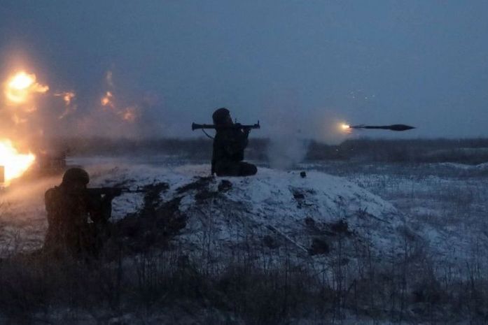 Membros das Forças Armadas da Rússia durante exercícios militares na região de Rostov