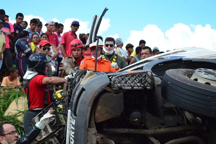 Diversos populares estiveram no local