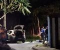 Motorista de aplicativo é encontrado morto com marcas de tiro dentro de carro após colidir em poste