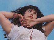 Cantora alagoana mergulha na dualidade da paixão no single “é como o céu quando você me toca”, com lançamento no dia 30 de julho
