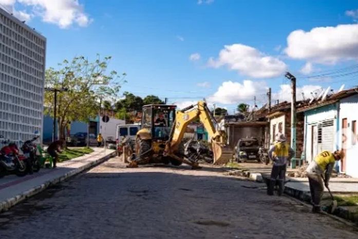 Obras de pavimentação e reestruturação viária entram em fase final no bairro Teotônio Vilela