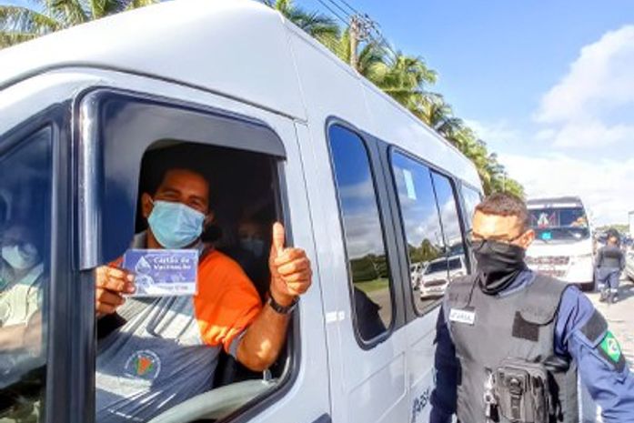 Transportadores são suspensos por não apresentar cartão de vacinação contra a Covid-19