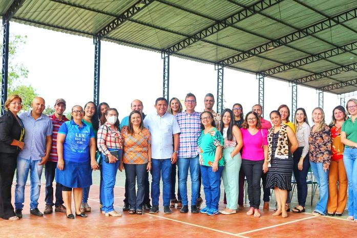 Prefeito assina Ordem de Serviço para retomada das obras da Escola Marinete Neves