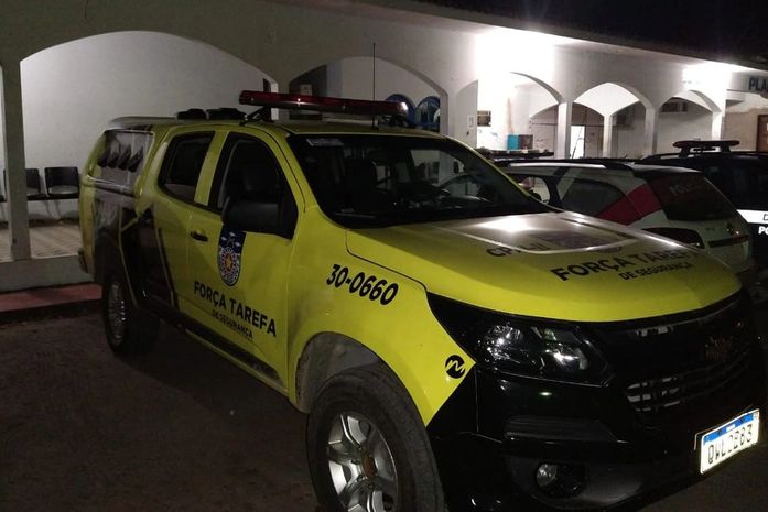 Bando armado invade ônibus e assalta motorista e passageiros em Arapiraca
