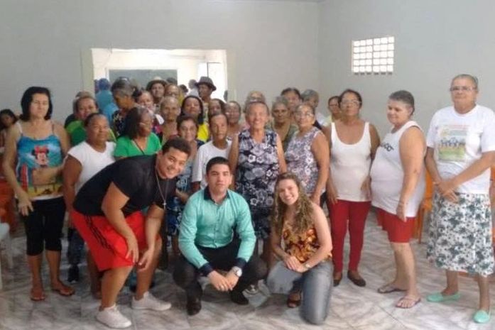 Em alusão ao Dia do Idoso, CRAS Atalaia promove palestra