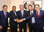 Novo bloco partidário é elogiado por Arthur e ironizado por Renan: unidade x cercadinho