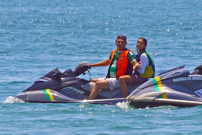 #BolsonaroVagabundo! Deixa o cara vadiar!