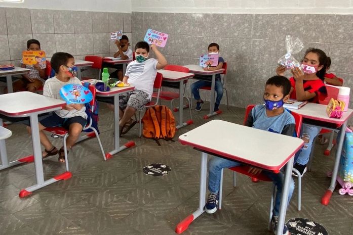 Aulas da rede municipal de ensino de Delmiro Gouveia retornam de forma presencial