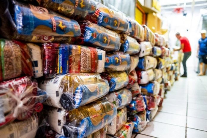 Cestas enviadas pelo Estado são distribuídas para famílias carentes de Arapiraca