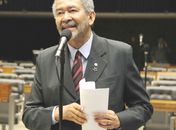 Deputado Paulão leva caso de agressão a filho de cantor à Brasília