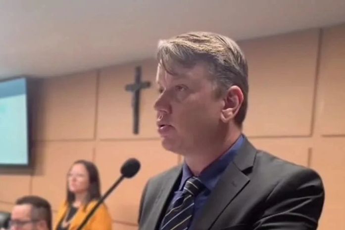 Vavazinho cobra segurança para os cemitérios de Arapiraca