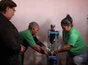 Fábrica de Vassouras mudará vida de catadores em Arapiraca