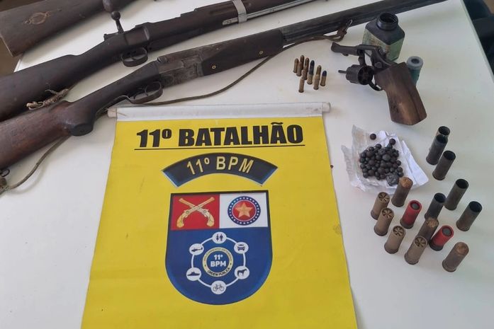 Homem é preso pela Polícia Militar com armas e munições na zona rural de Piaçabuçu