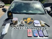 Denúncia de violência doméstica leva PM a apreender drogas e prender dois suspeitos em Maceió