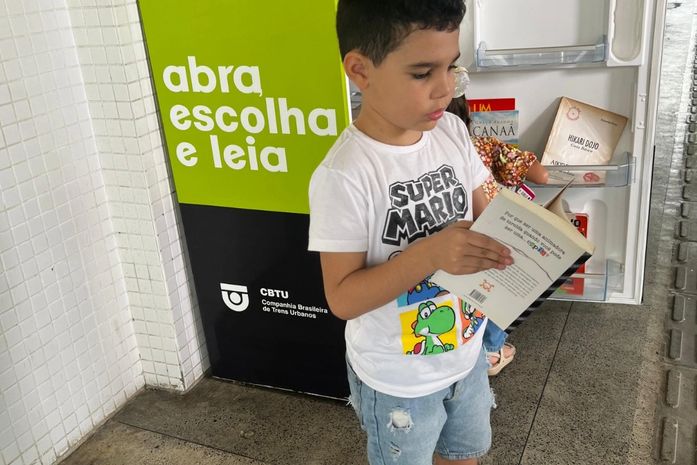 No Mês das Crianças, Geladeira Literária necessita de doação de livros infantis