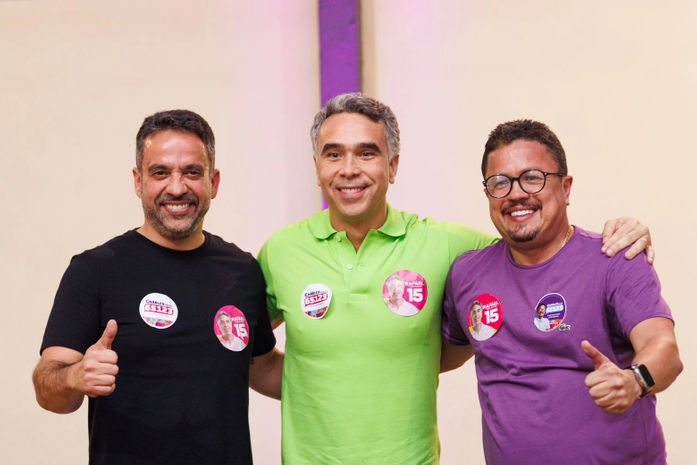 Charles Hebert inicia campanha com “adesivaço” e encontro marcante com a juventude