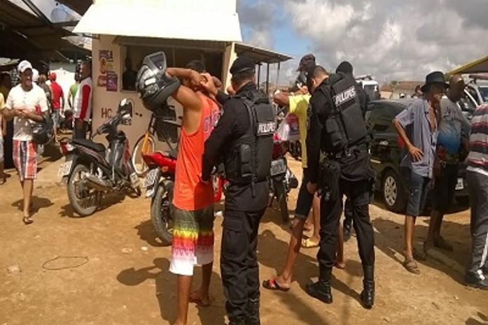 Operação policial teve como objetivo de coibir roubos, furtos e a comercialização de produtos e veículos roubados
