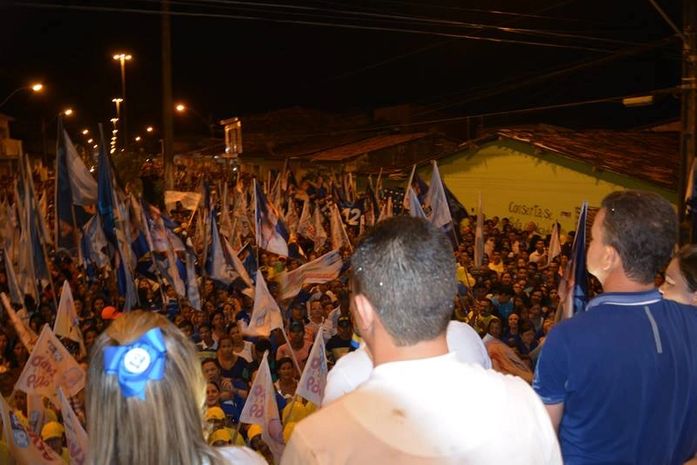 Caminhada de Jó Clemente leva milhares de pessoas às ruas