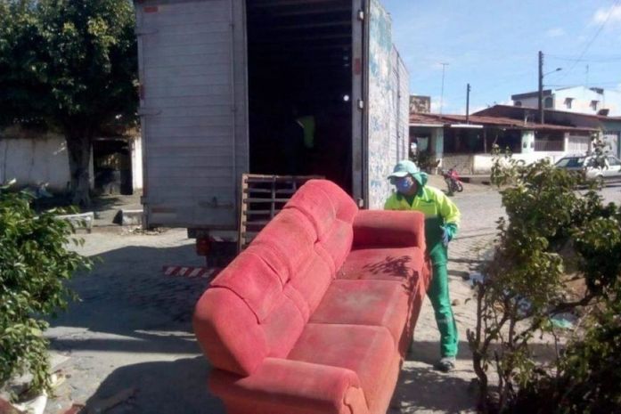 Coleta de volumosos: serviço coíbe o descarte irregular de materiais inservíveis