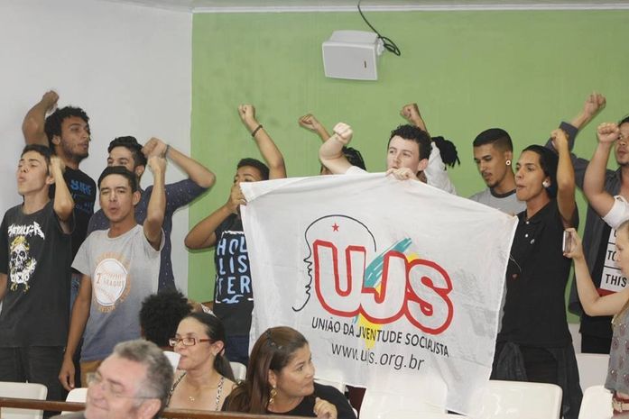 Legislativo de Arapiraca continua ocupado e estudantes decidem que saída só após votação da PEC 55