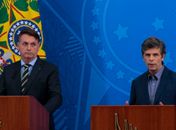 Bolsonaro (sem partido) e Nelson Teich, novo ministro da saúde