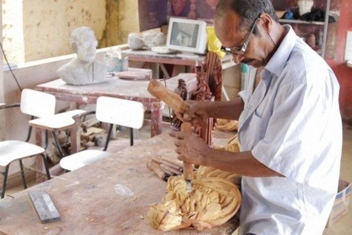 Exposição '40 anos de Arte' conta a trajetória do santeiro penedense Timaia