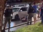 Acidente com cinco carros mobiliza o BPTran na Fernandes Lima; condutor tentou agredir policiais
