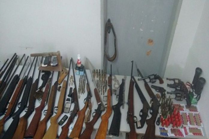 26 armas foram apreendidas durante operação