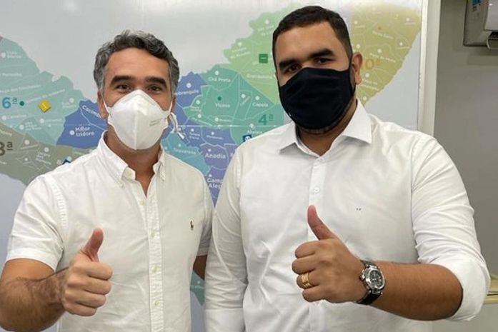 Prefeitura de Piranhas: Tiago Freitas garante aquisição de ônibus escolar para a rede municipal de ensino

