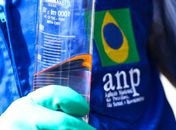 Fiscalização da ANP revela venda irregular de lubrificantes em Maceió; mais de 780 litros de óleo foram apreendidos