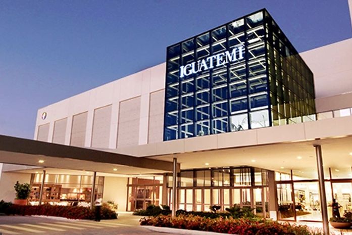 Shopping fica com metade das lojas fechadas porque está na fronteira de municípios