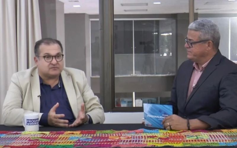 Programa Personalidades entrevista Santoro, secretário da