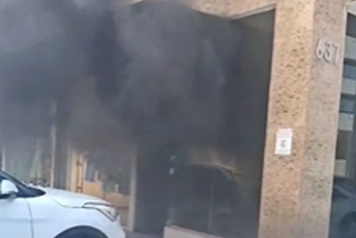 Incêndio atinge loja de bijuterias na Jatiúca; veja vídeo