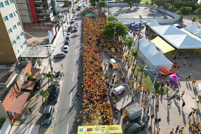 Corrida Maio Amarelo reúne quatro mil atletas na orla de Pajuçara neste domingo (26)