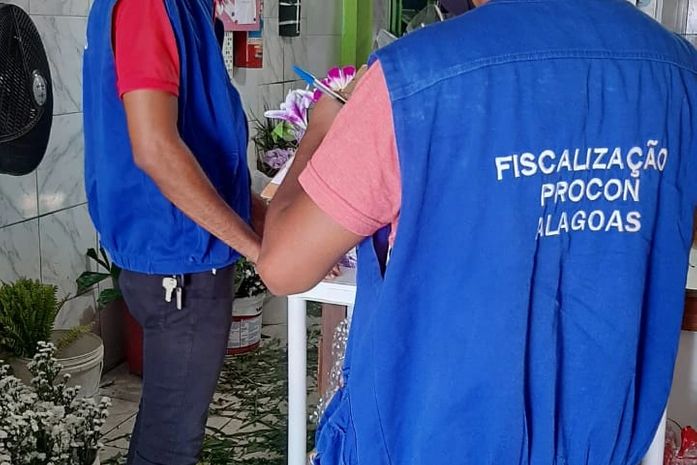 Procon AL divulga pesquisa de preços para o Dia de Finados; itens variam de R$ 3,00 a R$ 6 mil
