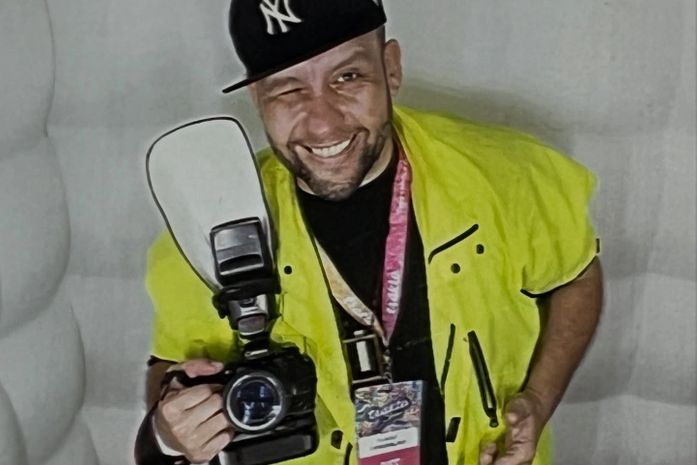 Em uma sociedade encharcada de indiferença ter um amigo leal, como Flávio Cansanção, é encontrar um tesouro escavado no arco-íris