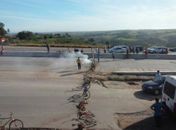 Após horas de protesto, trânsito é liberado na BR-101