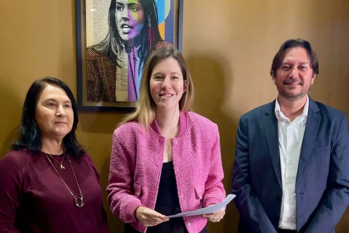 Cibele Moura celebra vitória de João Neto, candidato que apoiou para presidência do CRF-AL: “Fortalecimento da defesa dos farmacêuticos”