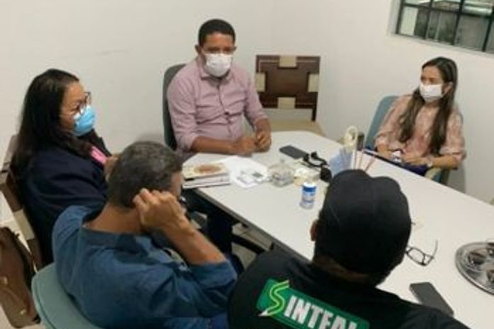 Júlio Cezar se reúne com lideranças da Educação do município e anuncia melhorias