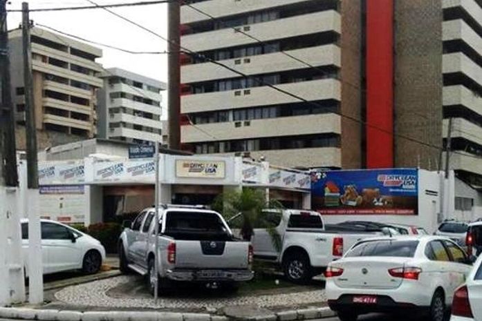 Infrações de trânsito nas ruas paralelas