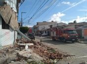 Parte de teto e varanda de residência desabam na Ponta Grossa