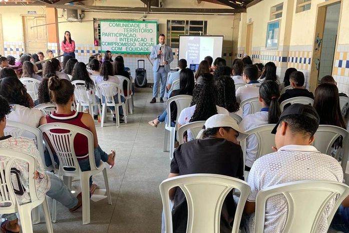 Agosto Lilás: enfrentamento à violência doméstica é tema de palestra com alunos de povoado em Igaci